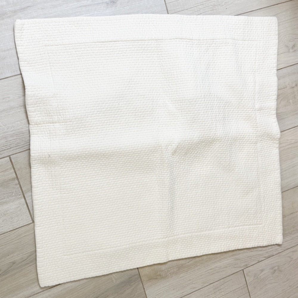 SDH LINENS Far East Collection White EURO Sham Egyptian Cotton Italy 31” X 31”
